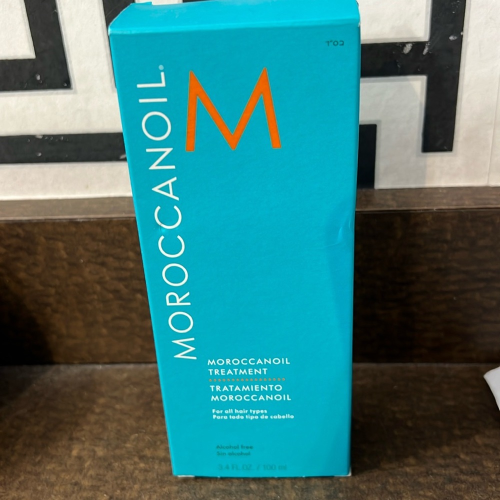 Moroccan oil 3.4 oz instantly absorbs into hair without leaving residue.